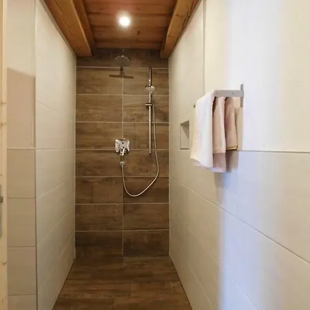 Thoamlhof * 洛伊塔施